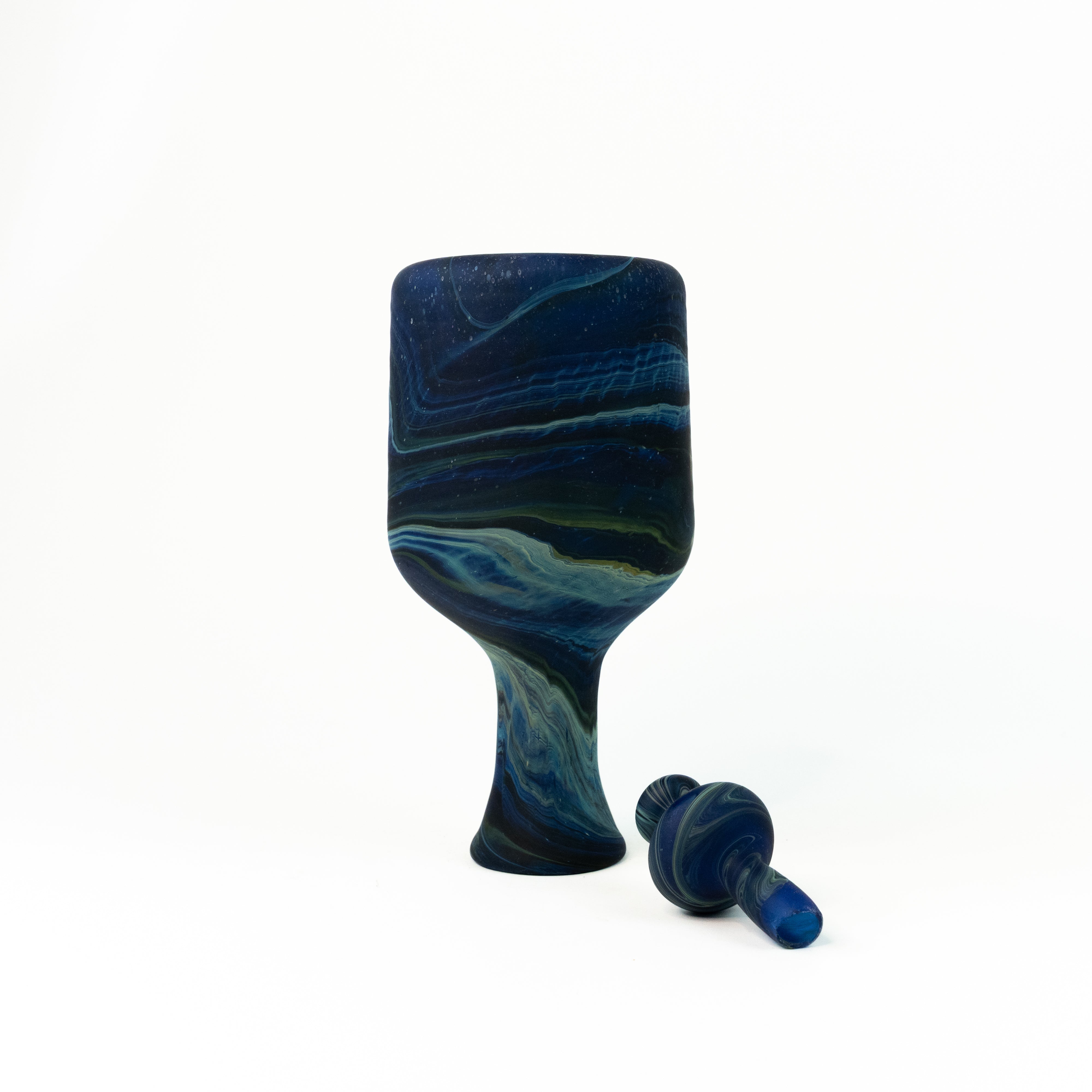 NEU Karaffe Blau – Recyceltes Glas & Handgeblasen