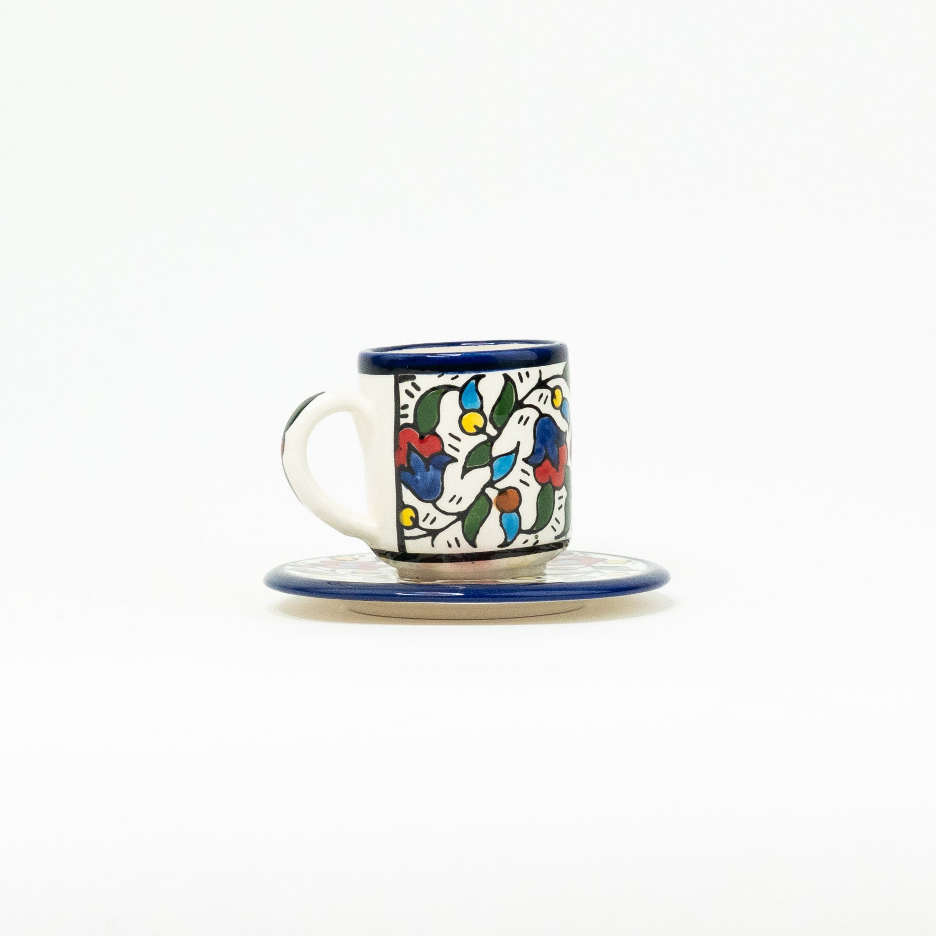 Finjan mit Untertasse bunt