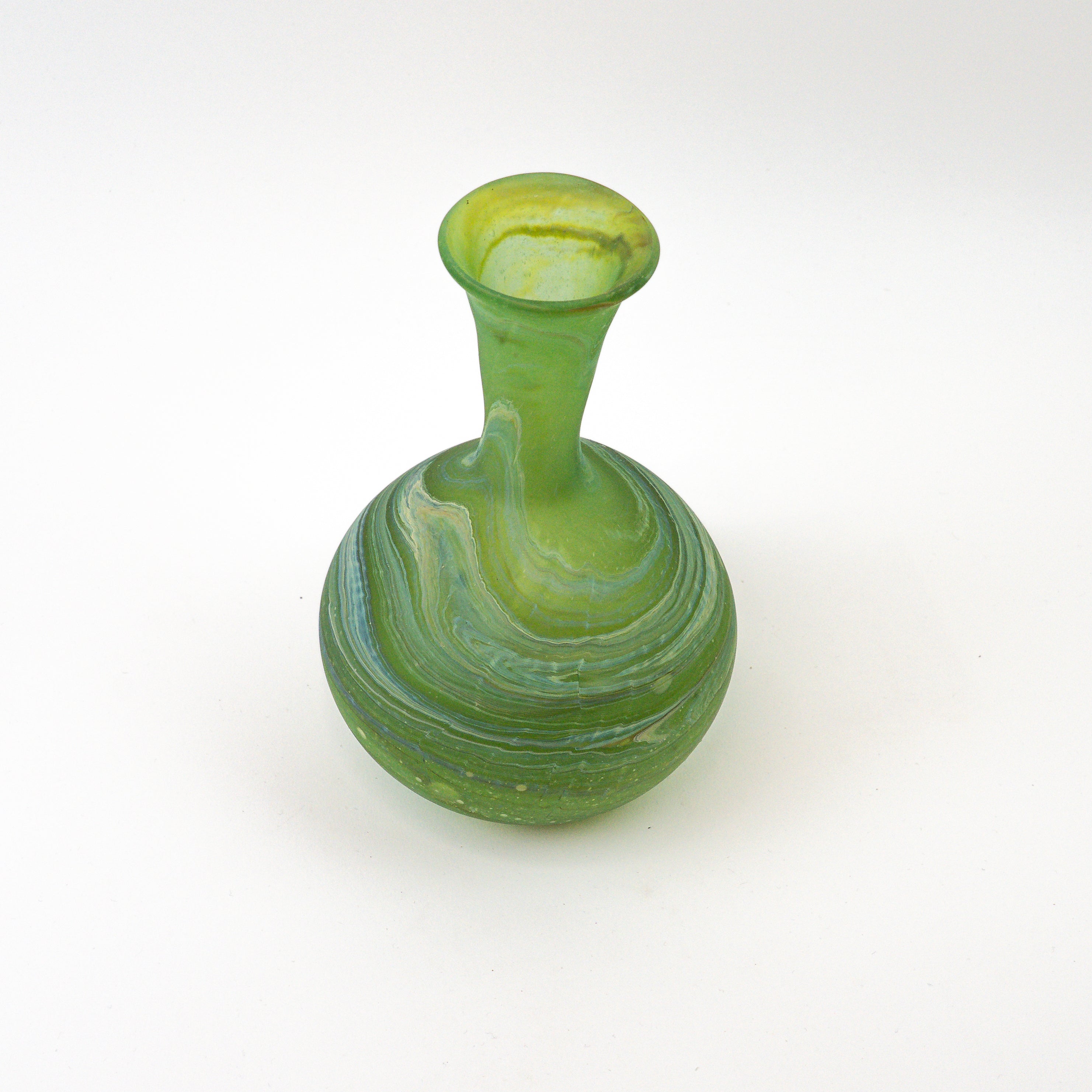 Hebron Karaffe Grün – Recyceltes Glas & Handgeblasen