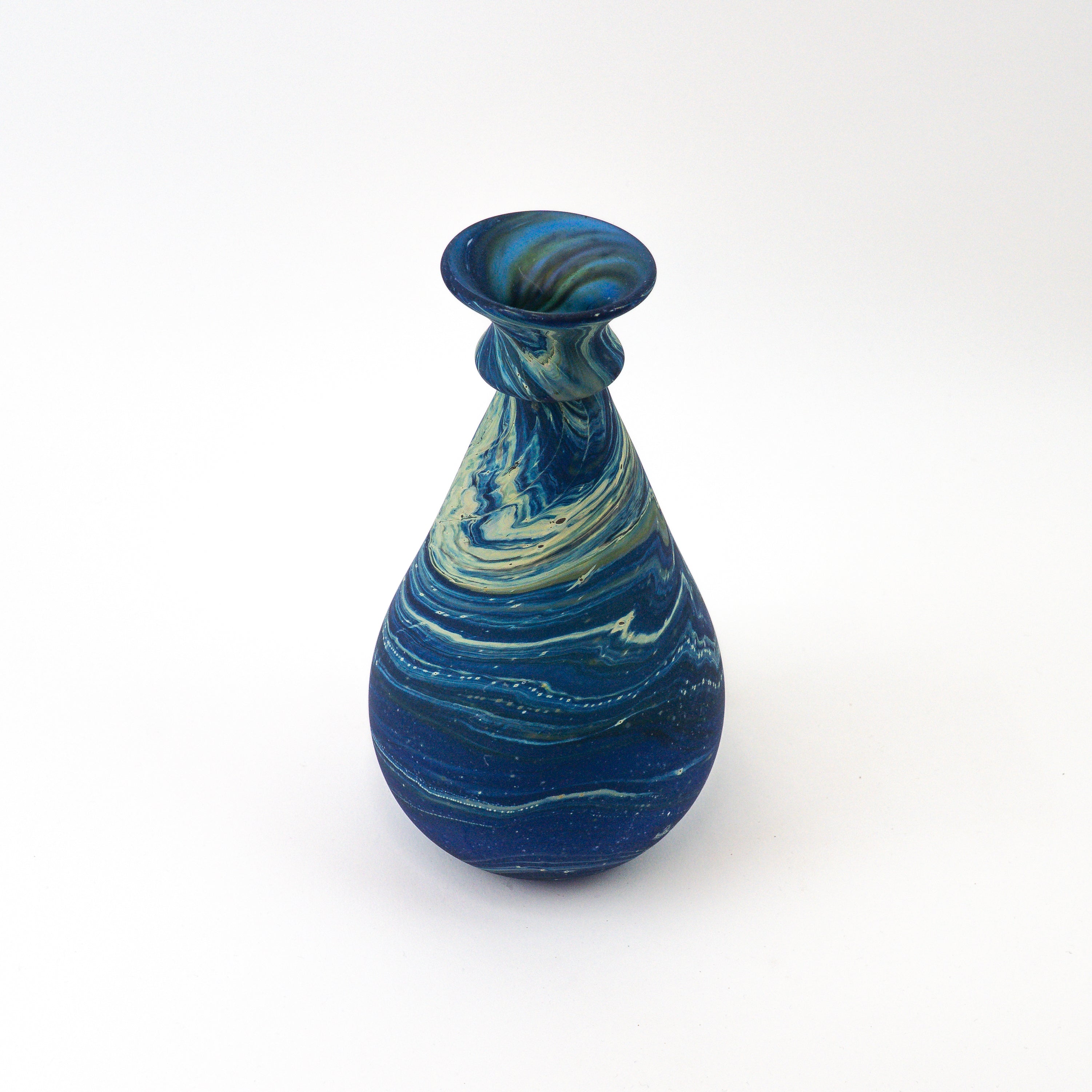 Hebron Vase / Karaffe Blau – Recyceltes Glas & Handgeblasen