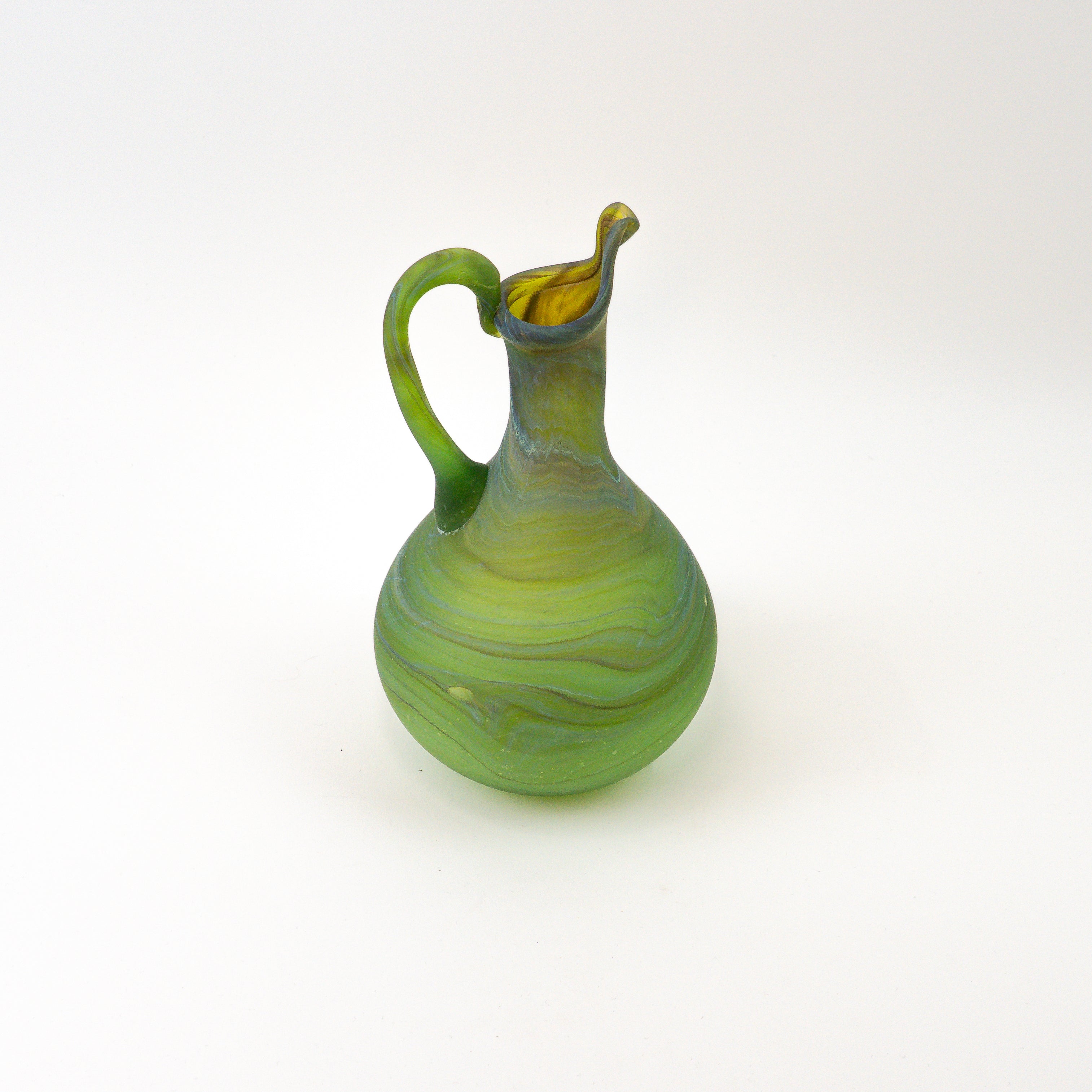 Hebron Karaffe Grün – Recyceltes Glas & Handgeblasen