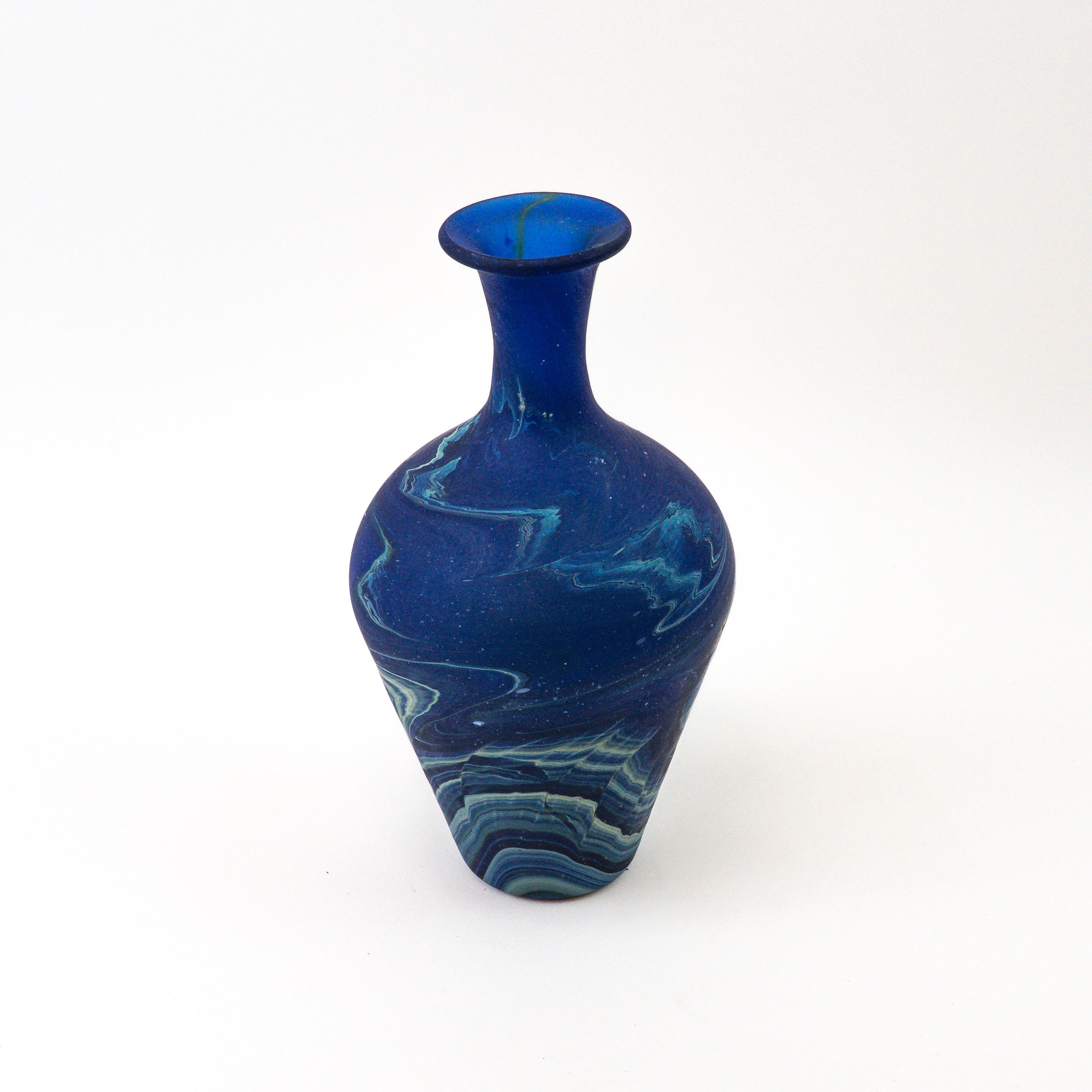 Hebron Karaffe / Vase Blau – Recyceltes Glas & Handgeblasen