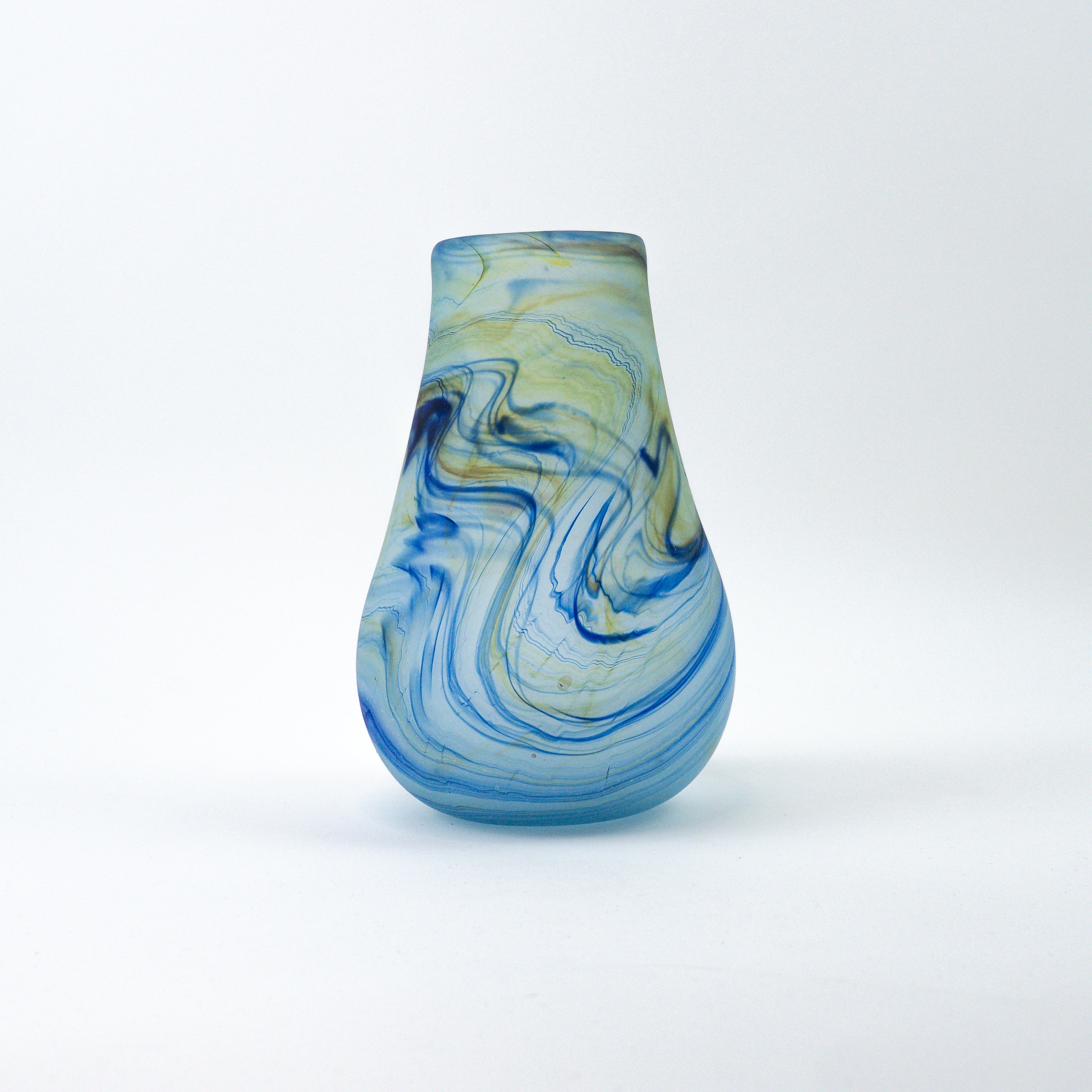 Hebron Vase Sky Blue – Recycled Glass & Hand-blown