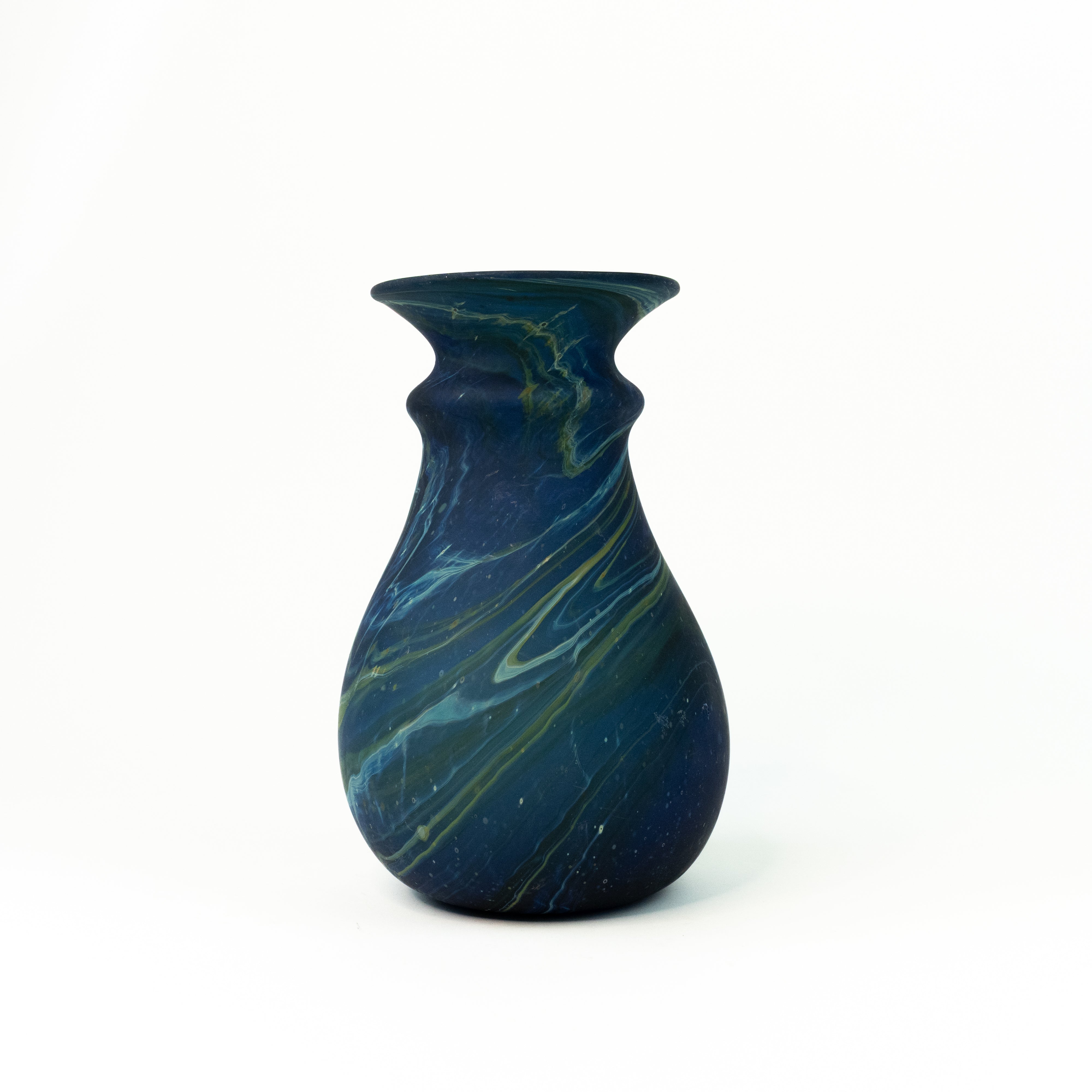 NEU Vase Blau – Recyceltes Glas & Handgeblasen