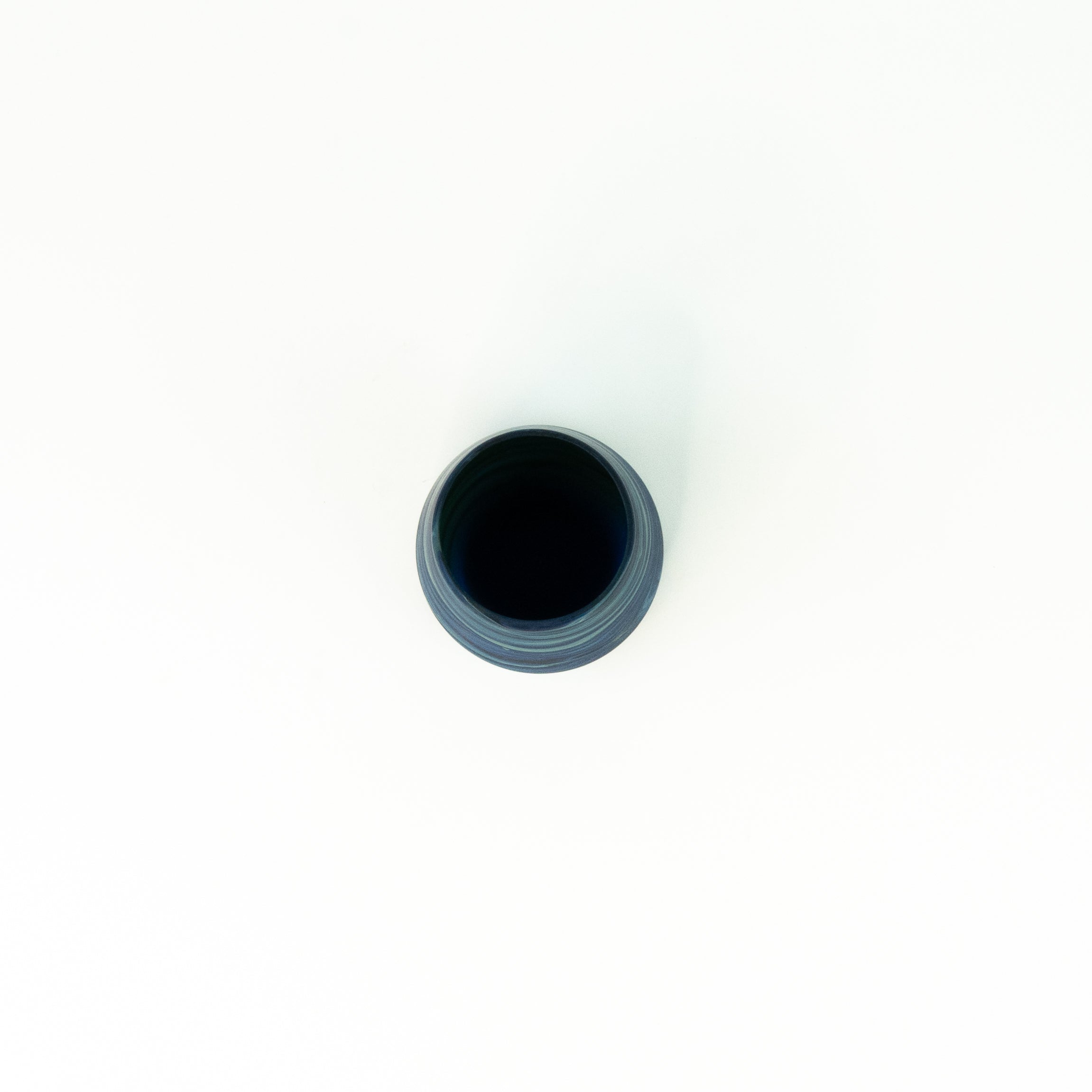 Neu Glas Blau ± 400 curved/long – Recyceltes Glas & Handgeblasen