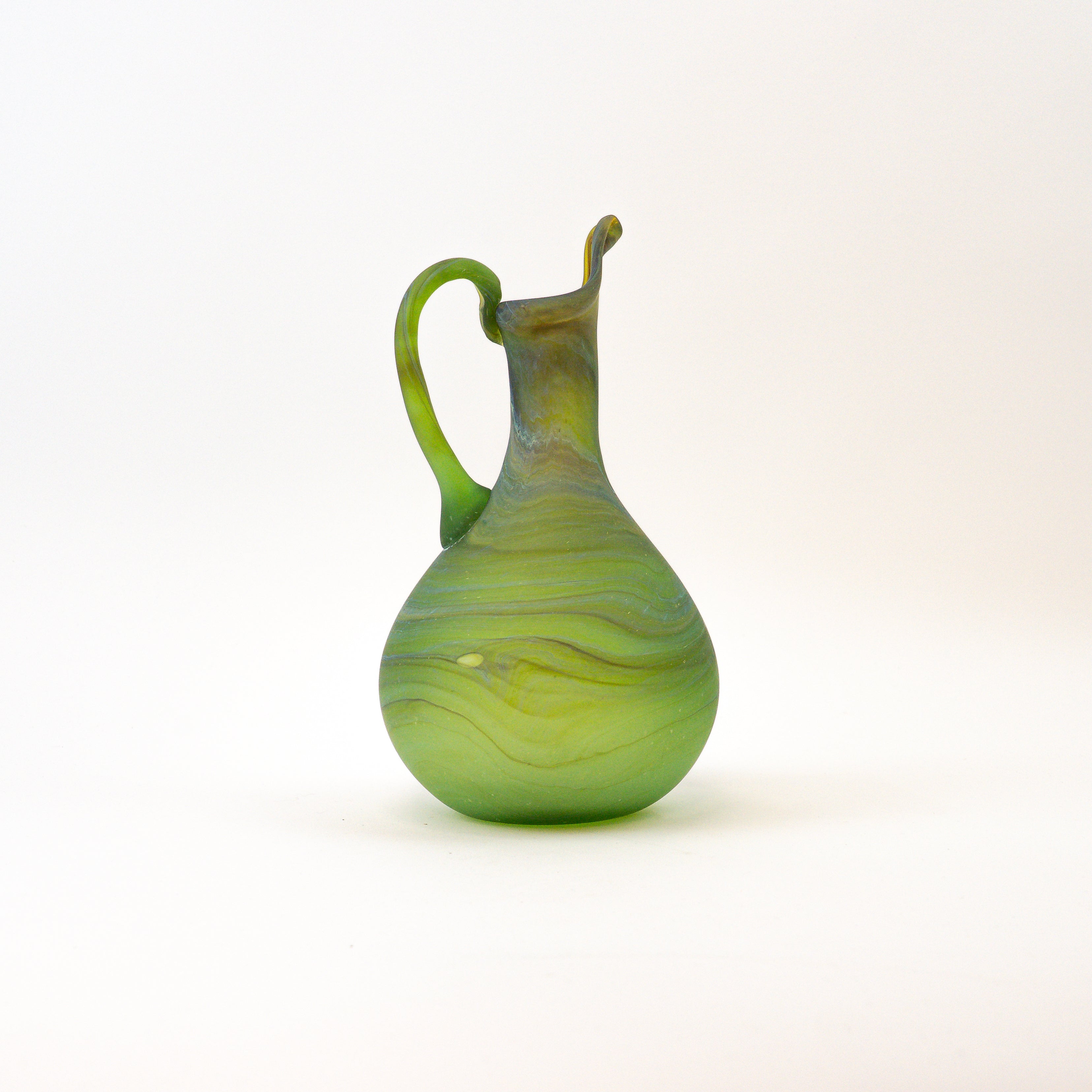 Hebron Karaffe Grün – Recyceltes Glas & Handgeblasen