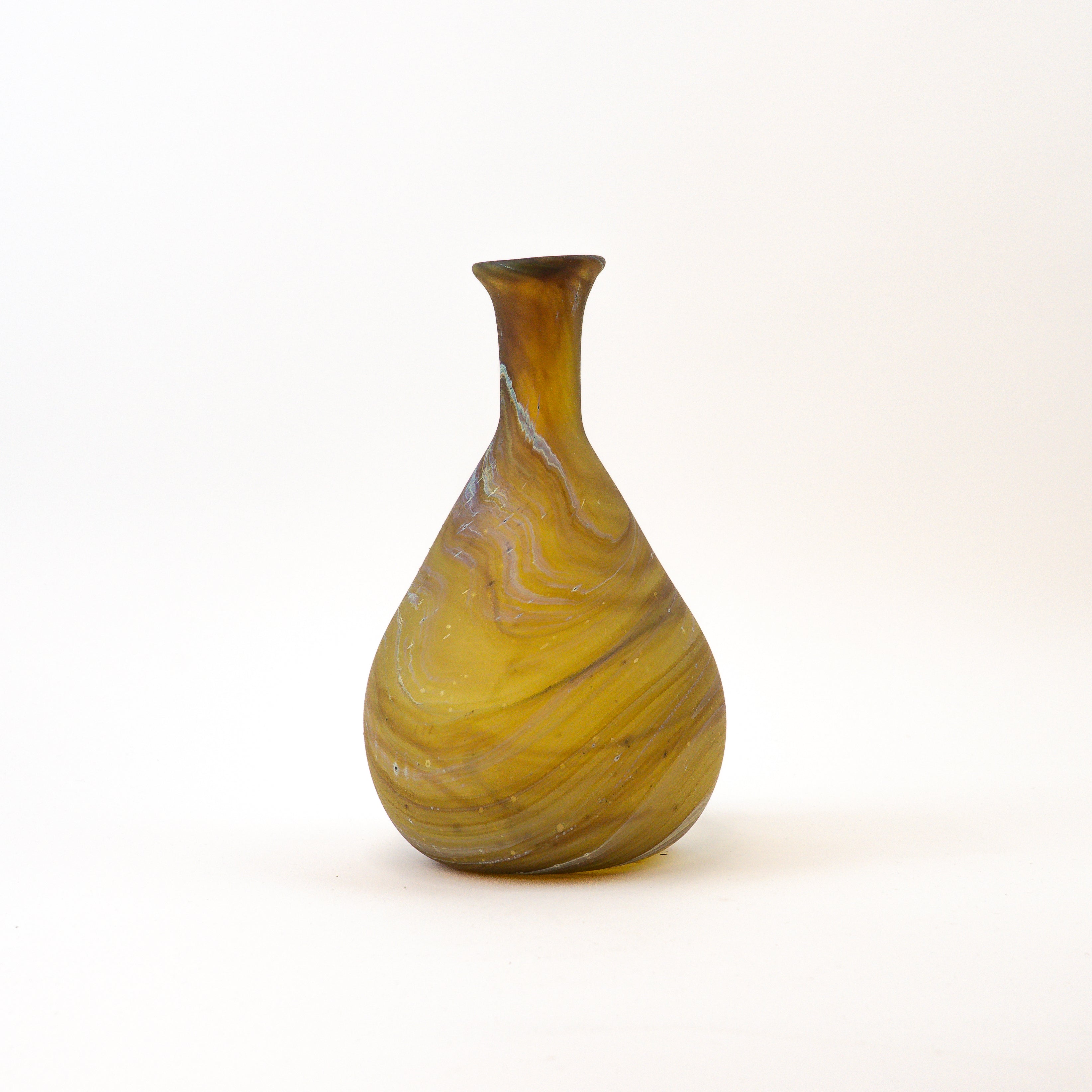 Hebron Carafe / Vase brown – Recycled glass &amp; Handblown