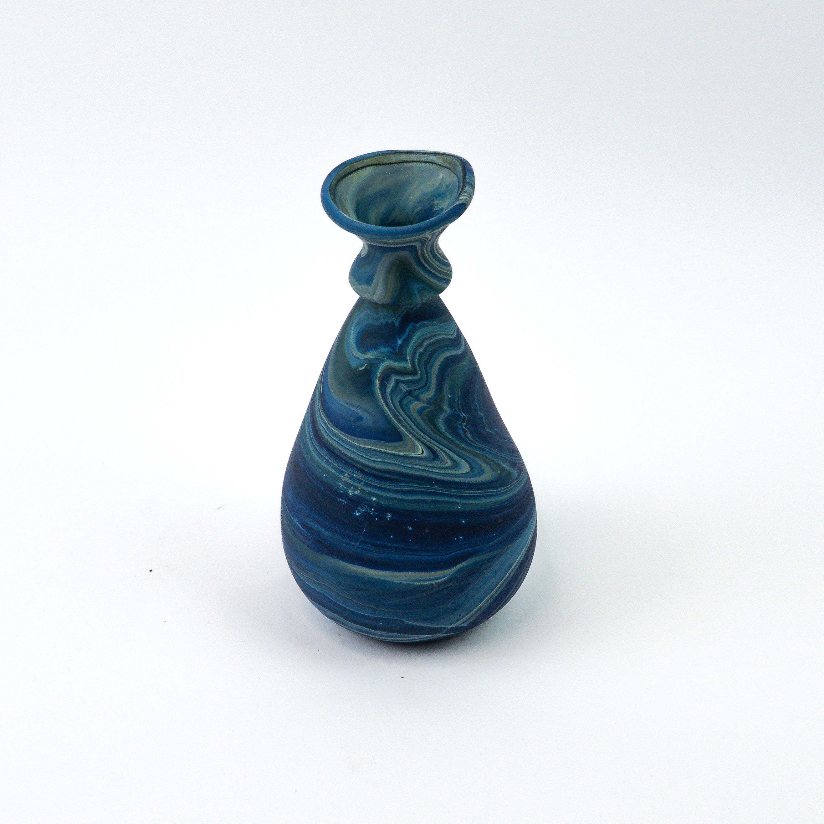 Hebron Mini Vase Blau – Recyceltes Glas & Handgeblasen